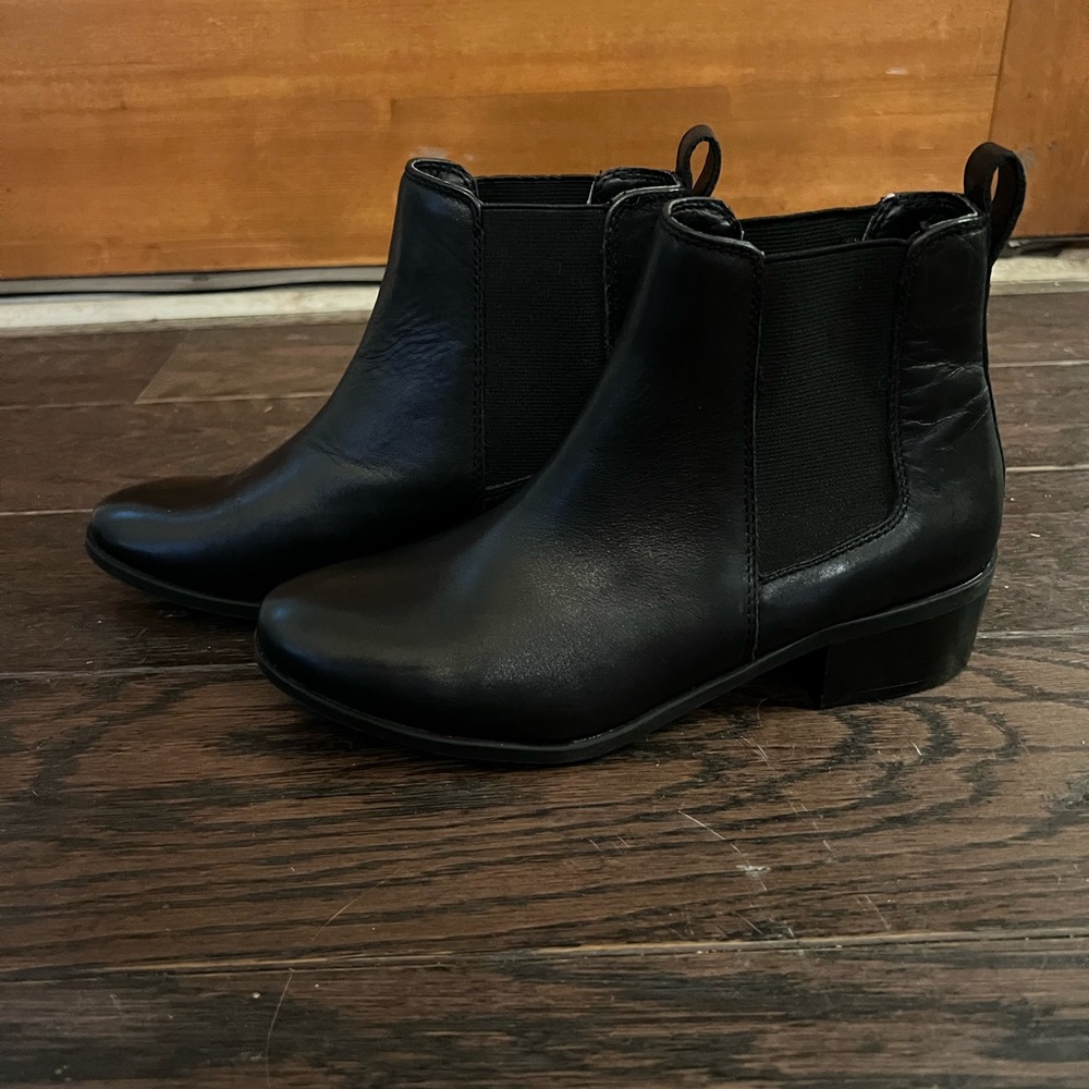 Steve Madden Black Chelsea Boot